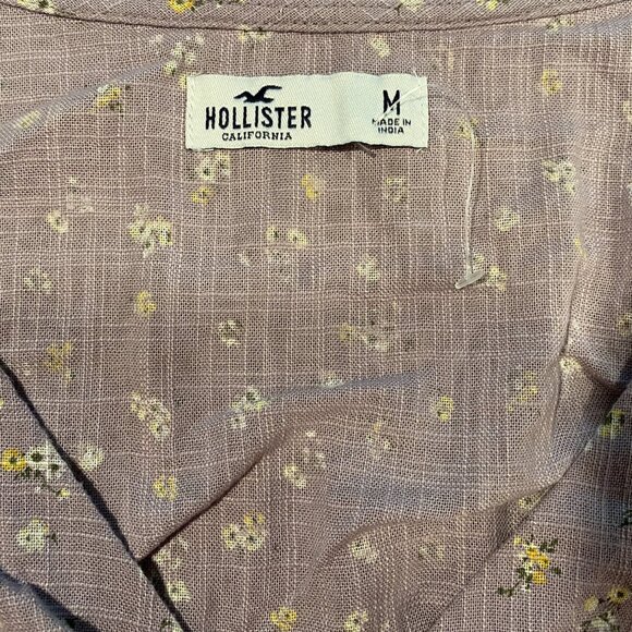 Hollister Keyhole Crop Top - Purple Floral - Size Medium - NWOT - Picture 6 of 7